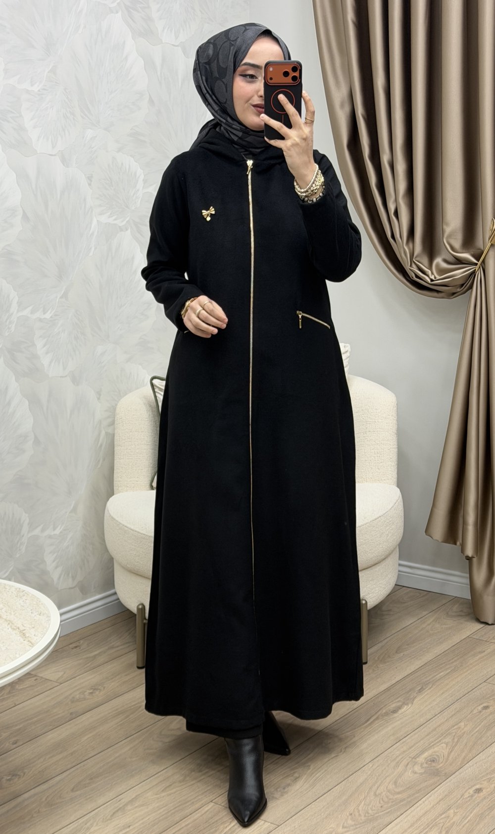 Sezen Kaban Siyah — Siyah